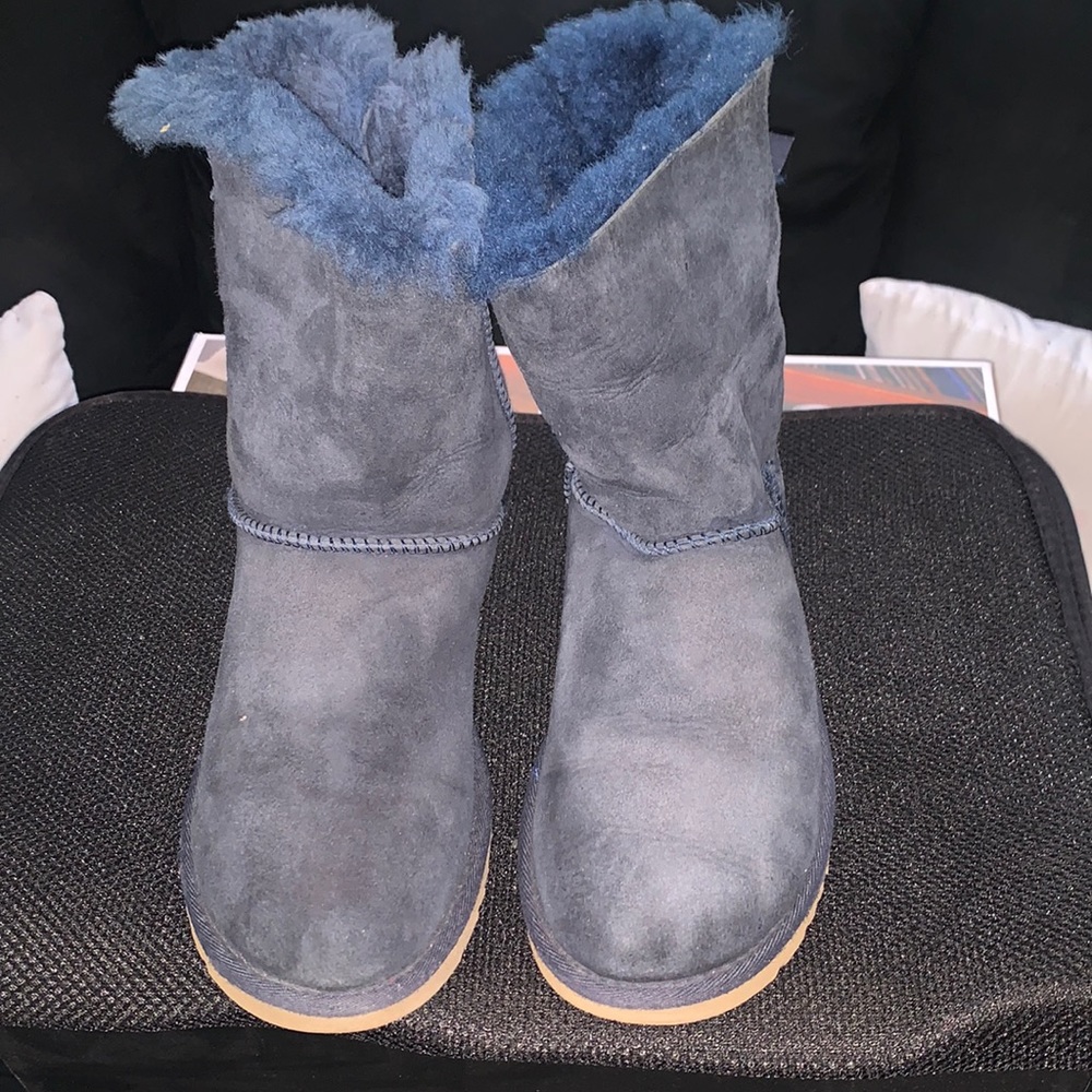Authentic Ugg boots navy blue sz 6